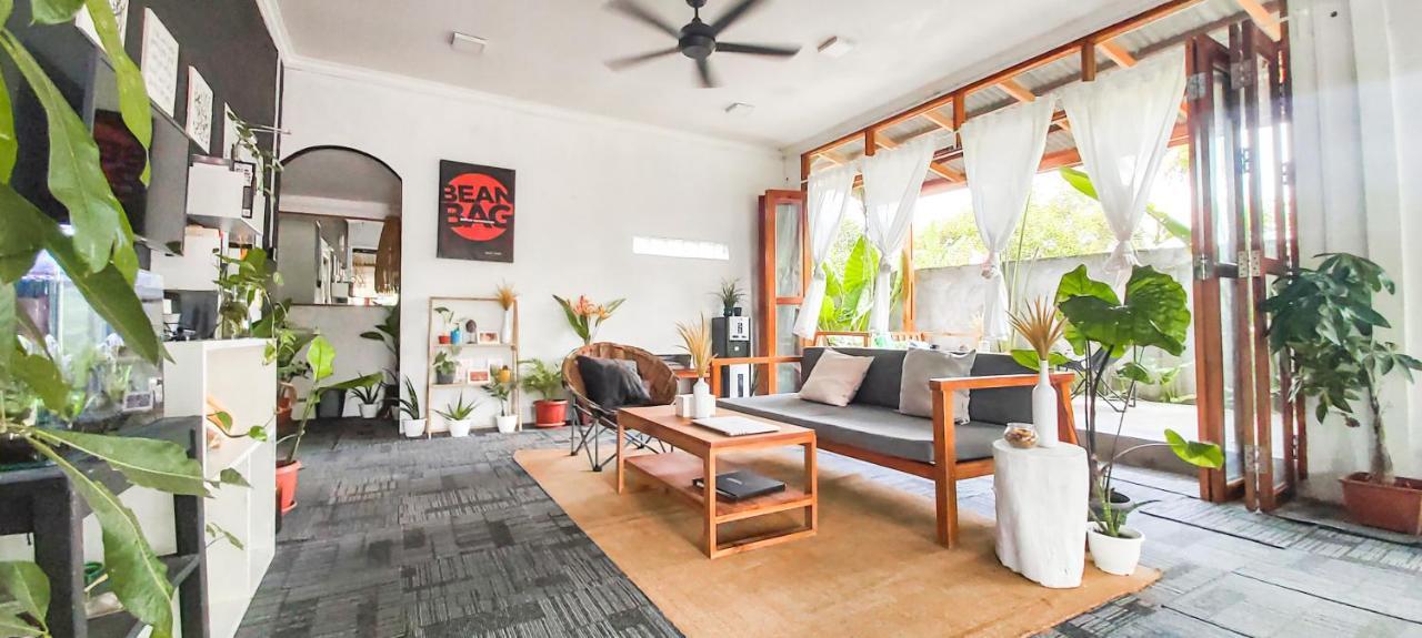 Hostel Beanbag Bintan Backpacker Kangkakawal Exterior foto